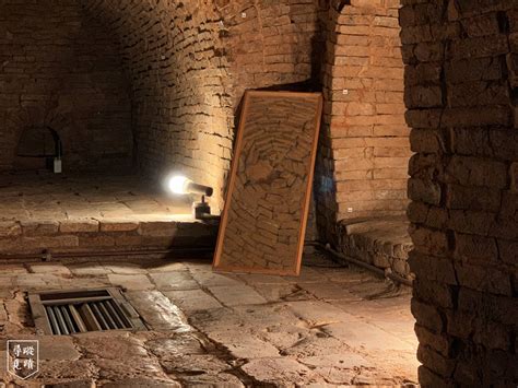 李鄭屋古墓發現的陪葬品 6尺6是多少cm